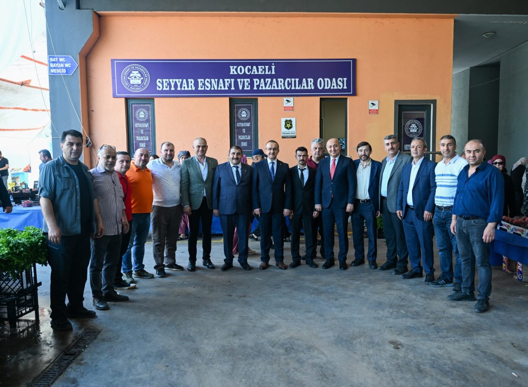 Vali Yavuz pazar esnafıyla buluştu Vali Yavuz pazar esnafıyla buluştu