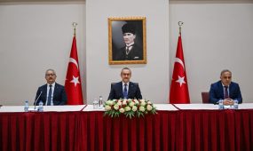 ÖNEM projesine destek olan Milli Eğitim Müdürleri’ne  Başarı Belgesi