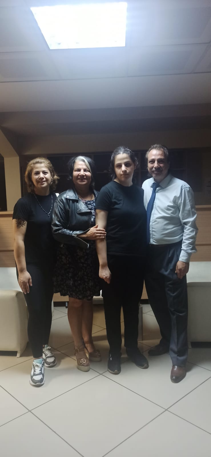 Tiyatro için engel yok