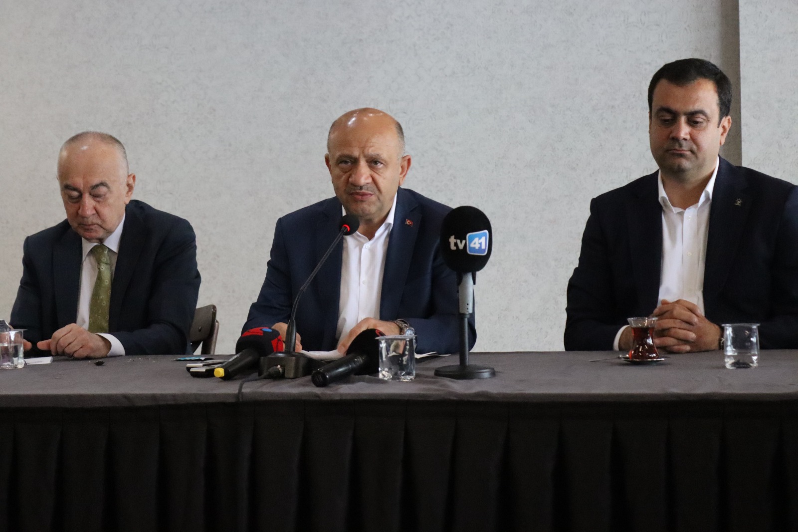 Basınla buluşan Fikri Işık: "Kocaeli her zaman etkili bir ildir" Basınla buluşan Fikri Işık: "Kocaeli her zaman etkili bir ildir"