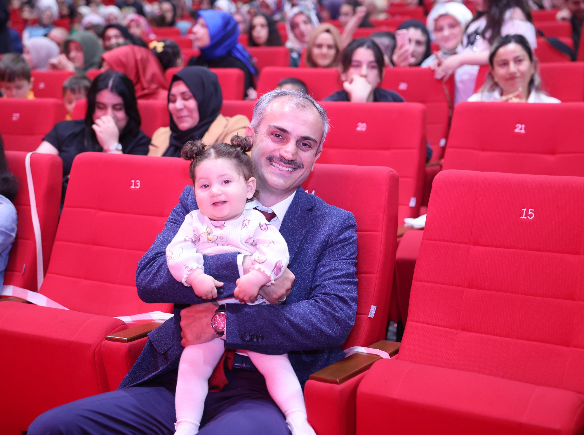 Başkan Çiftçi minikleri yalnız bırakmadı