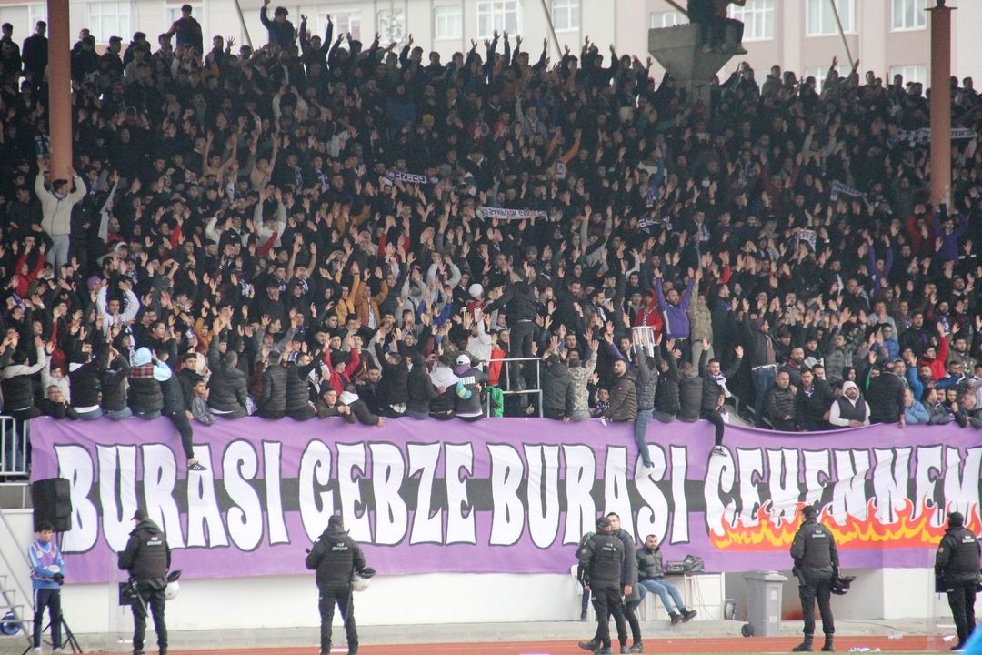 Gebzespor Başkanı Resul Tat, kaçan şampiyonluğun sebeplerini açıkladı! Tat, yeniden aday olacak mı? Gebzespor Başkanı Resul Tat, kaçan şampiyonluğun sebeplerini açıkladı! Tat, yeniden aday olacak mı?