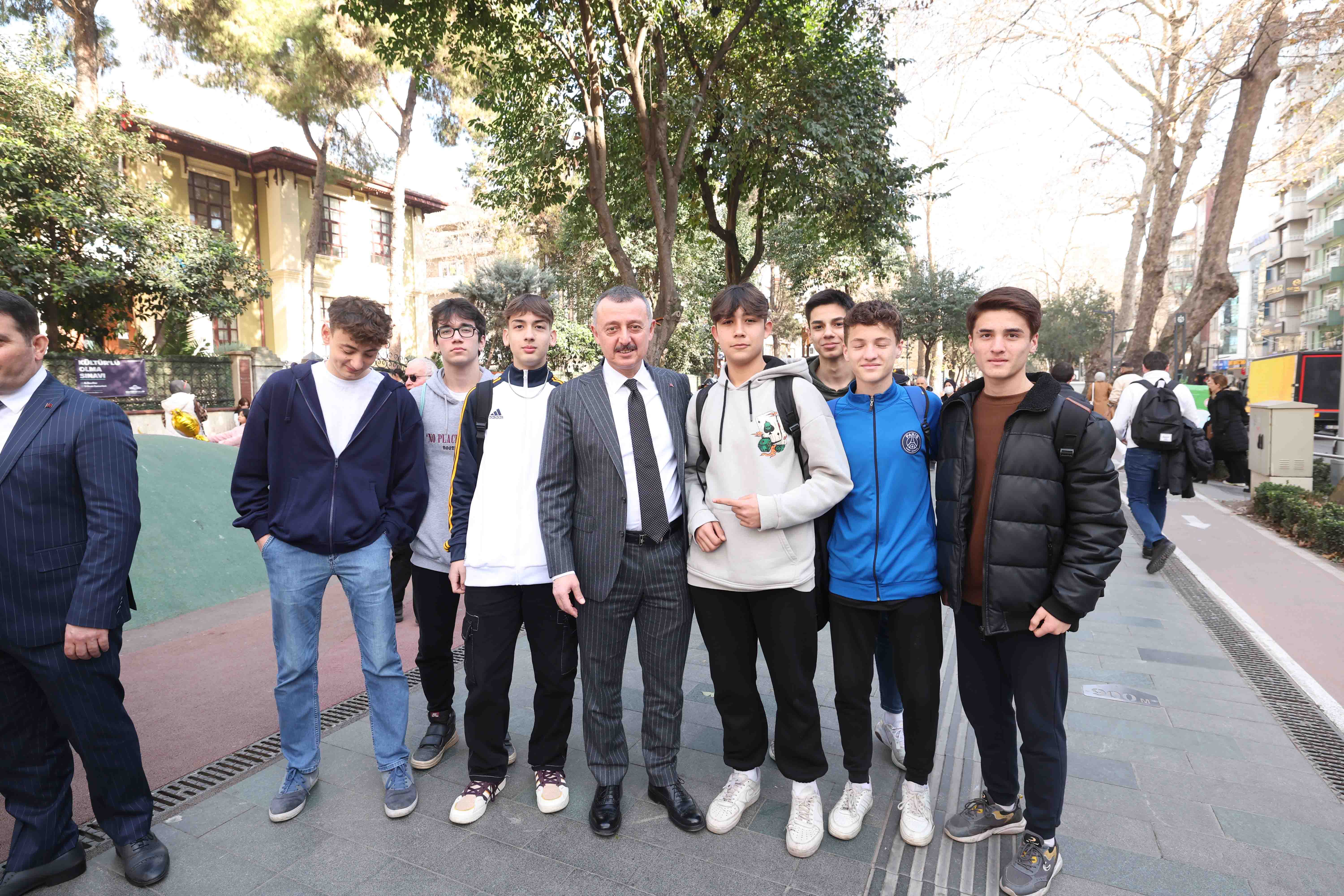 Büyükakın'dan YKS öğrencilerine motivasyon