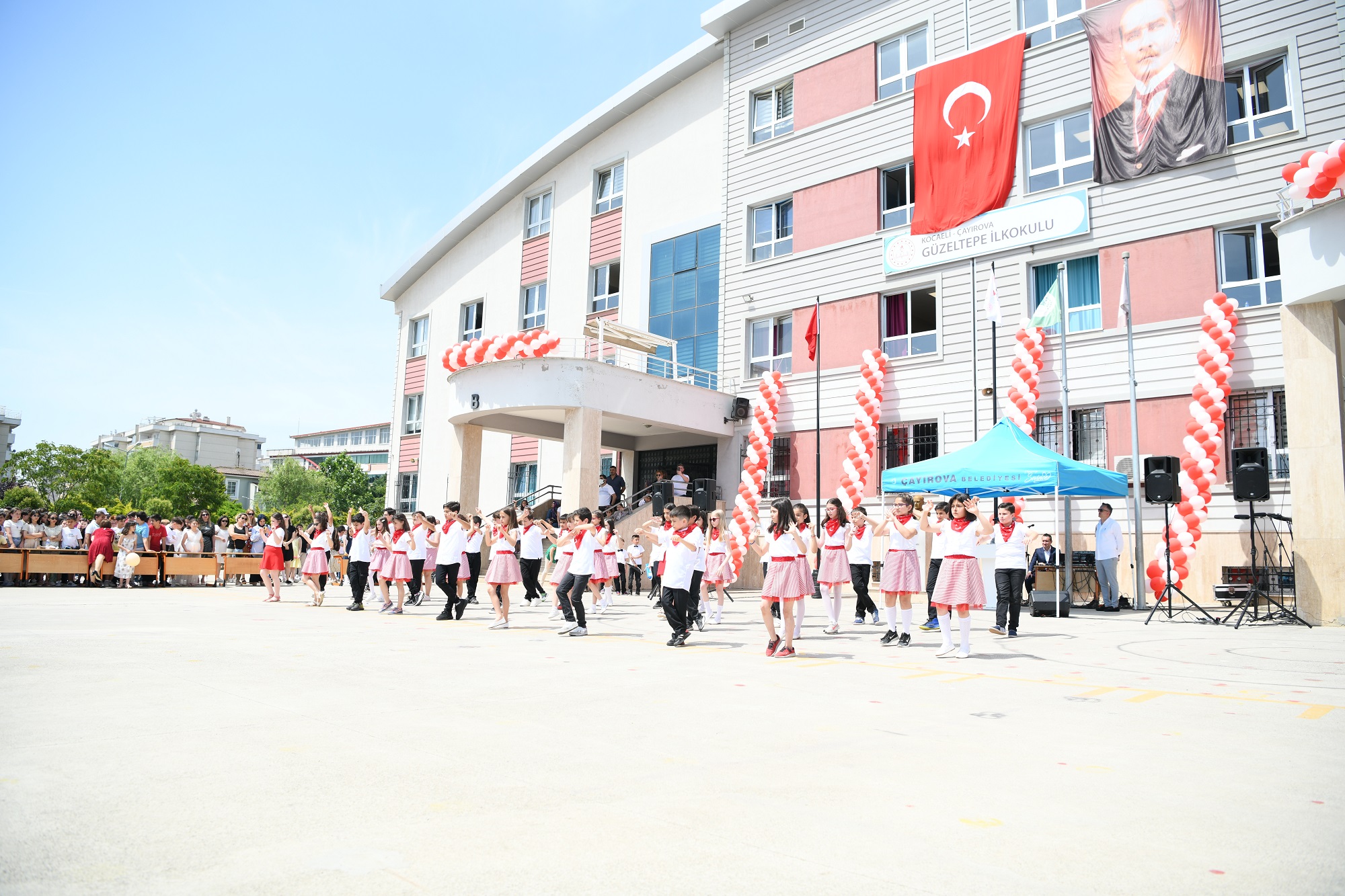 Çiftçi, Karne töreninde öğrencilerle bir araya geldi