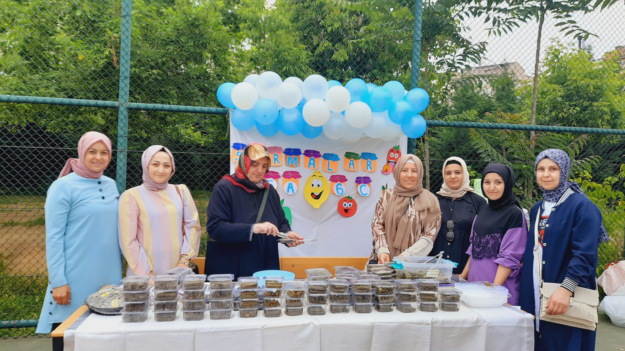 Mehmet Akif Ersoy İlkokulu ve Ortaokulu kermes düzenledi Mehmet Akif Ersoy İlkokulu ve Ortaokulu kermes düzenledi