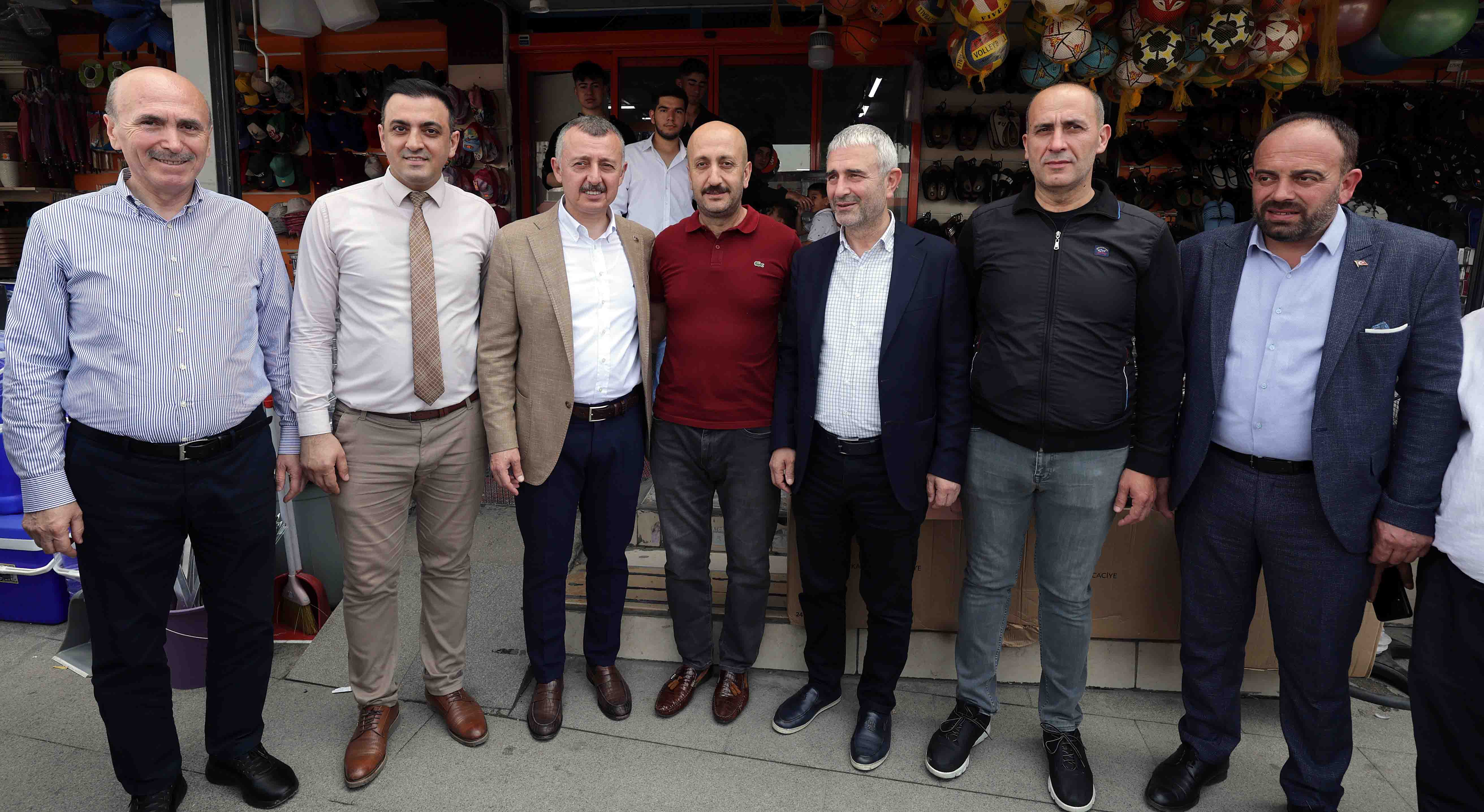 Büyükakın Gebze esnafını ziyaret etti Büyükakın Gebze esnafını ziyaret etti