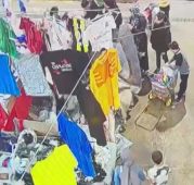 Halı ile kamufle ettiği kızla birlikte hırsızlık yaptı
