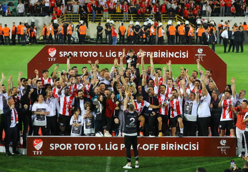 Pendik Süper Lig'e yükseldi