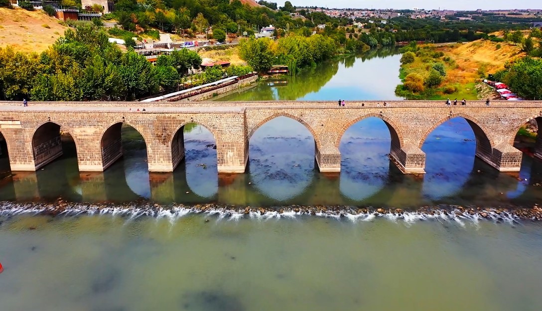Tarihi köprülere restore çalışmaları