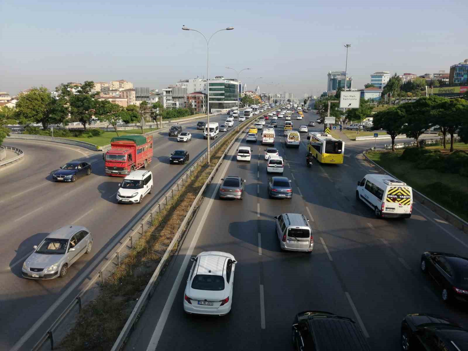Bayram tatili sonrası İstanbul’da trafik yoğunluğu