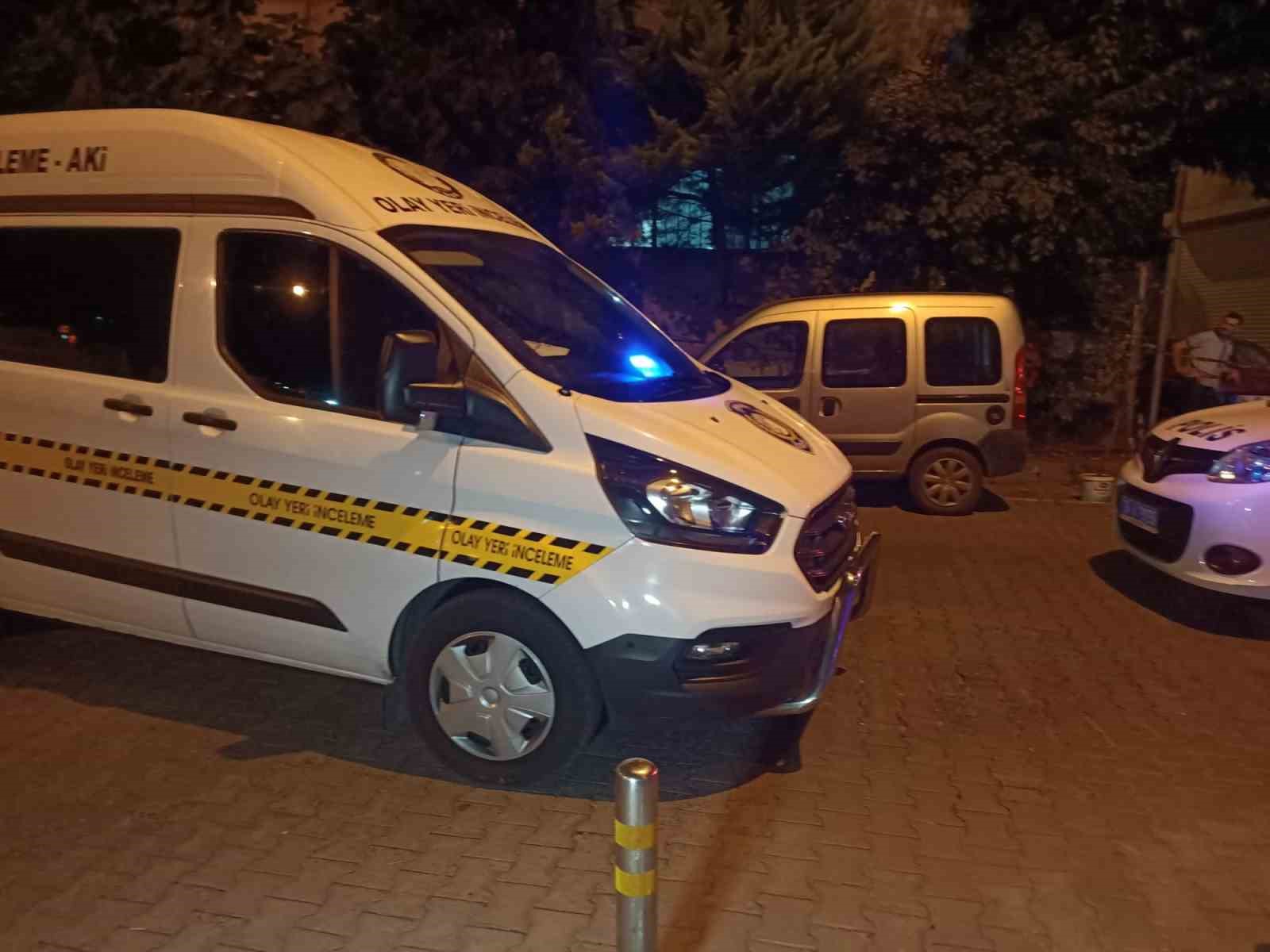 Eyüpsultan’da silahlı çatışmada mermiler evlere isabet etti
