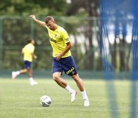 Fenerbahçe’de yeni transfer Edin Dzeko, ilk antrenmanına çıktı