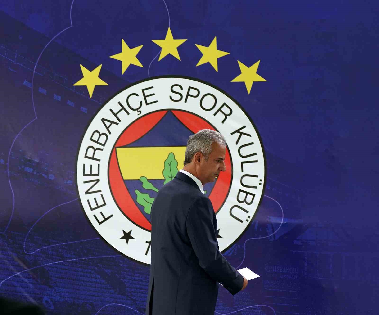 Fenerbahçe Teknik Direktörü İsmail Kartal: “Camianın beklentisinin farkındayım. Birlik olursak sezonu en güzel şekilde bitireceğiz”