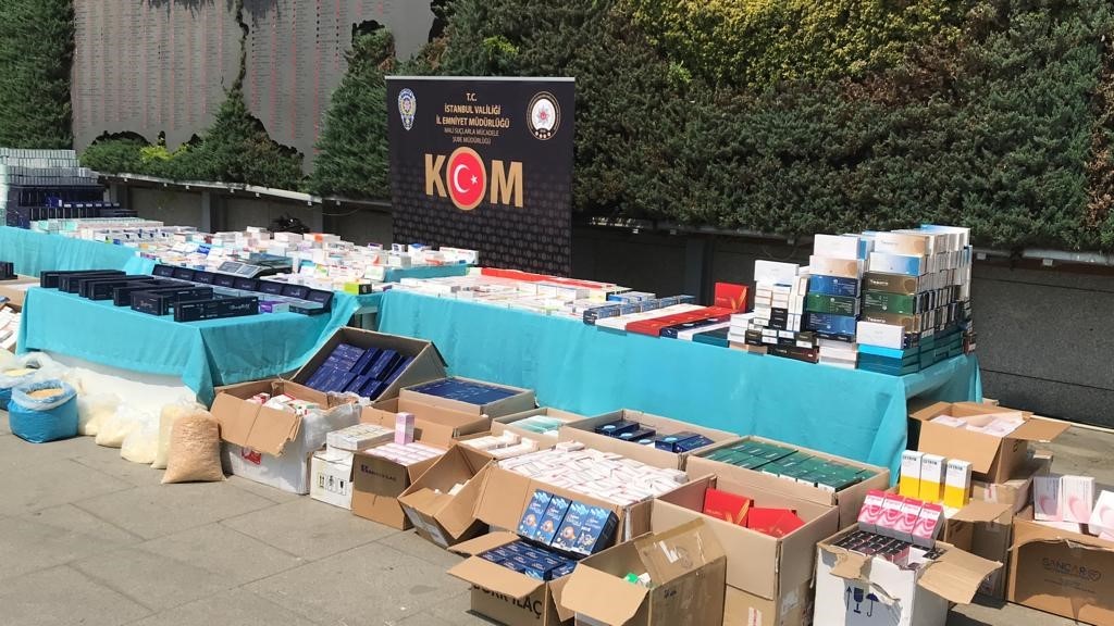 İstanbul’da ele geçirilen sahte ilaçların sergisi yapıldı