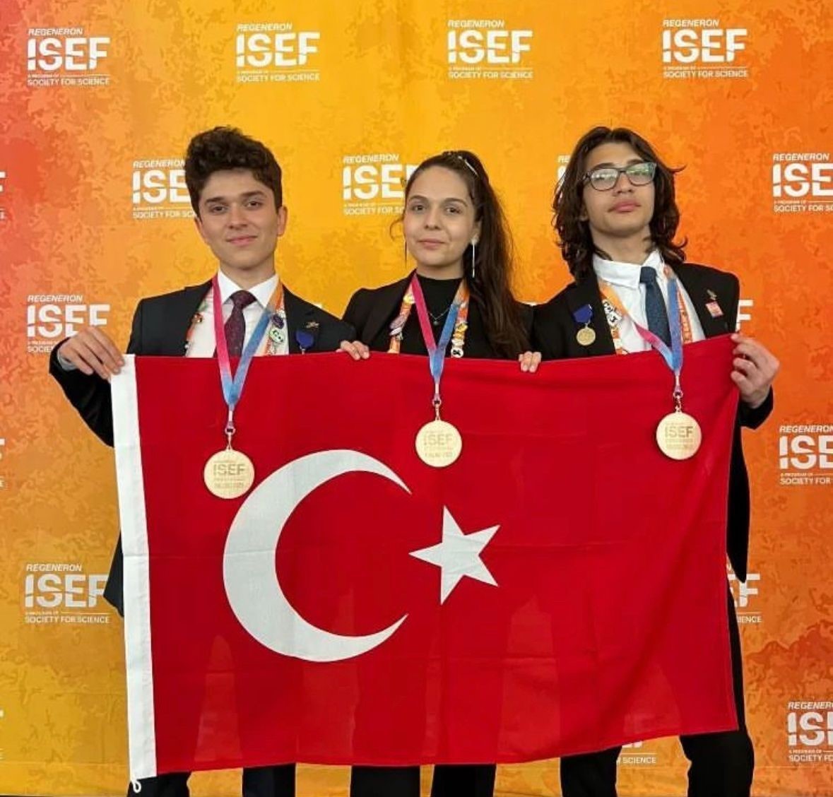 İstanbul Atatürk Fen Lisesi başarıları ile tercihlerde öne çıkıyor