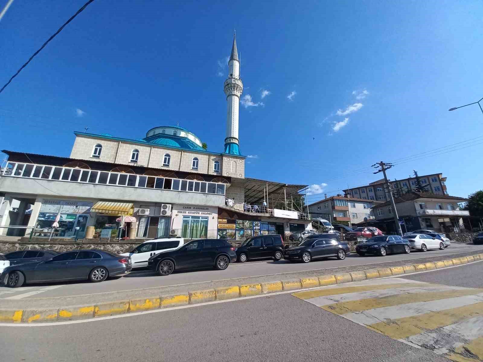 Miras kavgasında hayatını kaybeden aile toprağa verildi