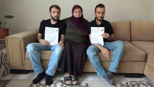 Sultanbeyli’de böbrek hastası iki kardeş yaklaşık 10 yıldır nakil bekliyor