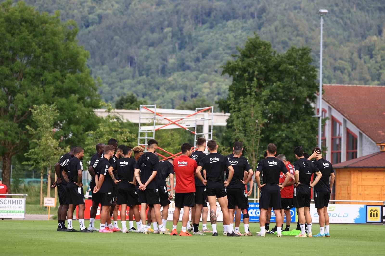 Beşiktaş, yeni sezon hazırlıklarını sürdürdü