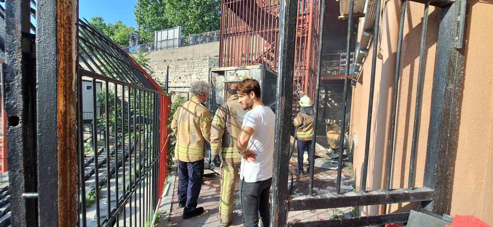 Fatih’te üç farklı noktada yangın çıktı