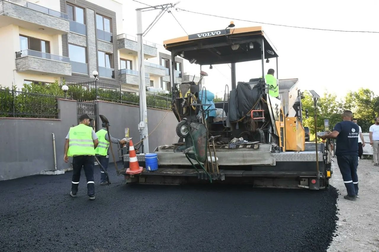 Başiskele’nin yollarına 50 bin ton asfalt