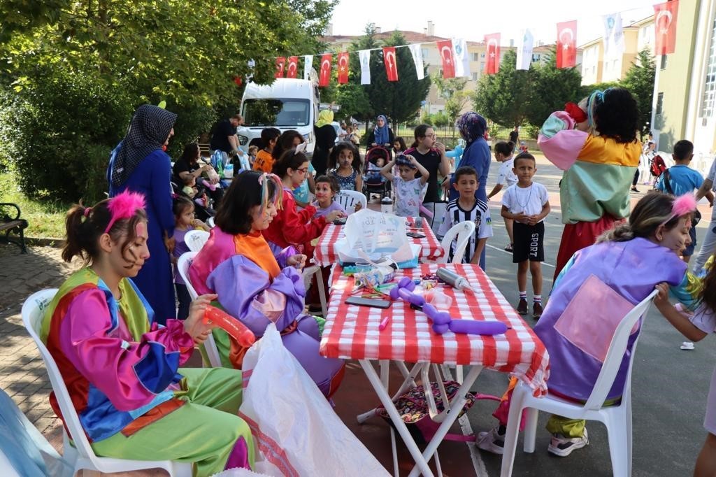 Akpınar’da çocuklar “Bizim Köyde Şenlik Var” etkinlikleriyle doyasıya eğlendi