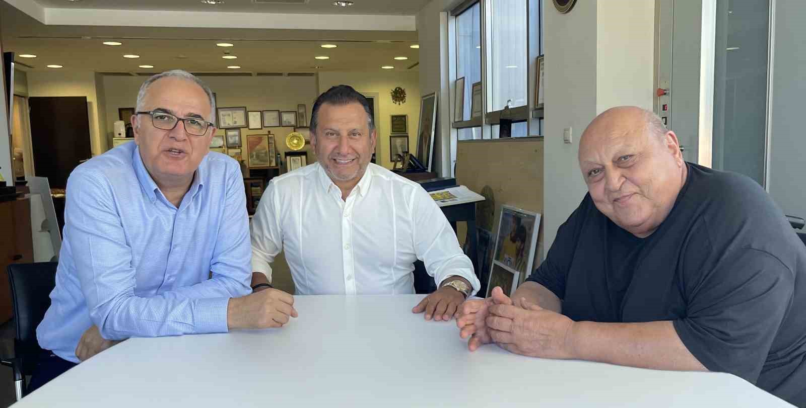 Abdullah Kiğılı, TVF Başkanı Mehmet Akif Üstündağ’ı başarılarından dolayı kutladı