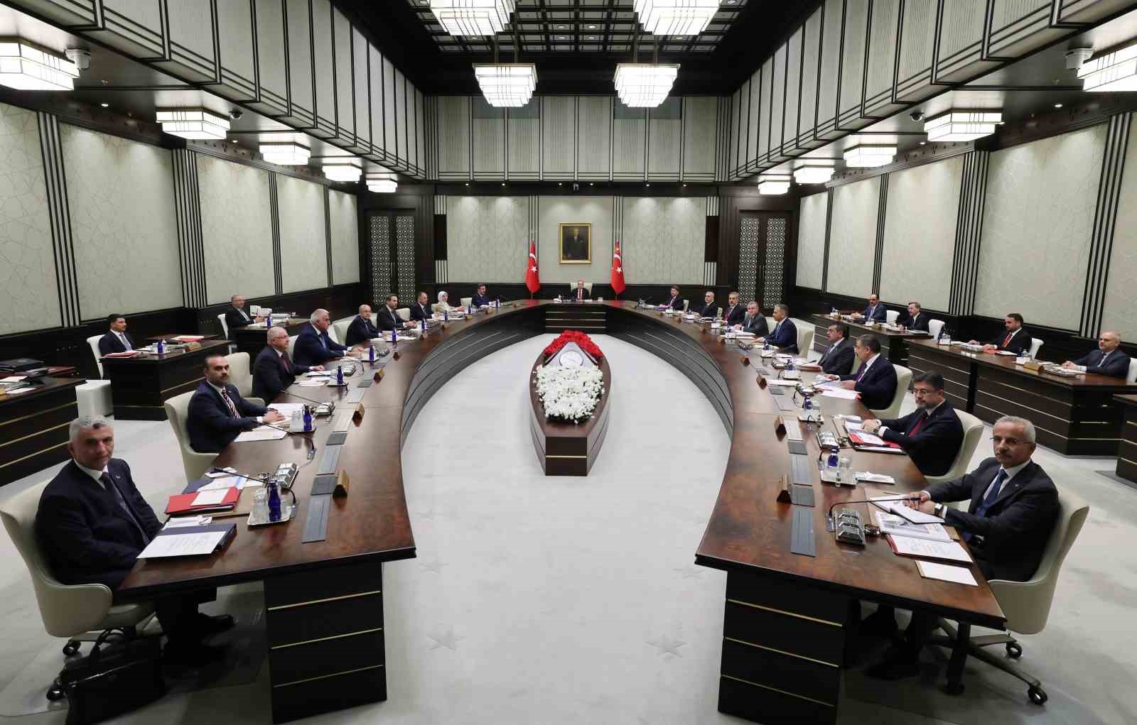 Cumhurbaşkanlığı Kabinesi, Cumhurbaşkanı Recep Tayyip Erdoğan başkanlığında Beştepe’de toplandı.