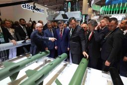 Milli Savunma Bakanı Güler, Uluslararası Savunma Sanayi Fuarı’na katıldı