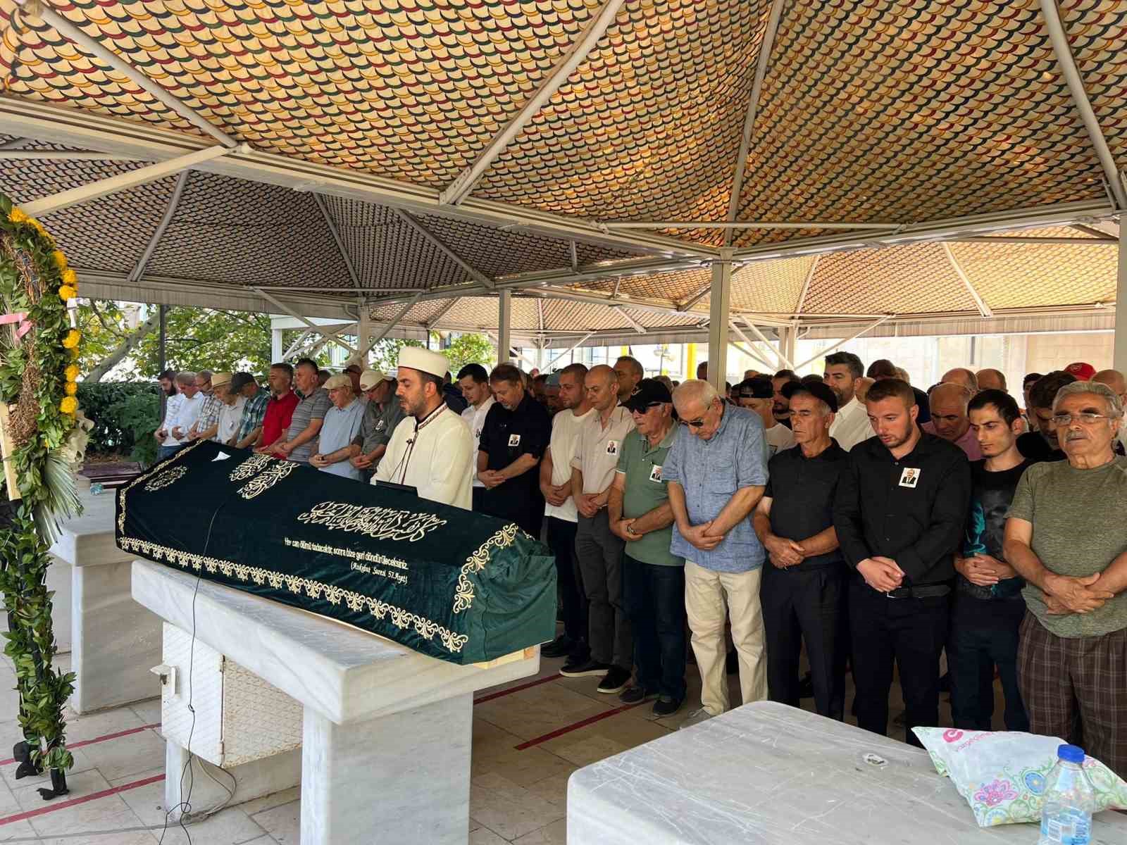 Fotoğrafçı Hamdi Bilgili Maltepe’de son yolculuğuna uğurlandı