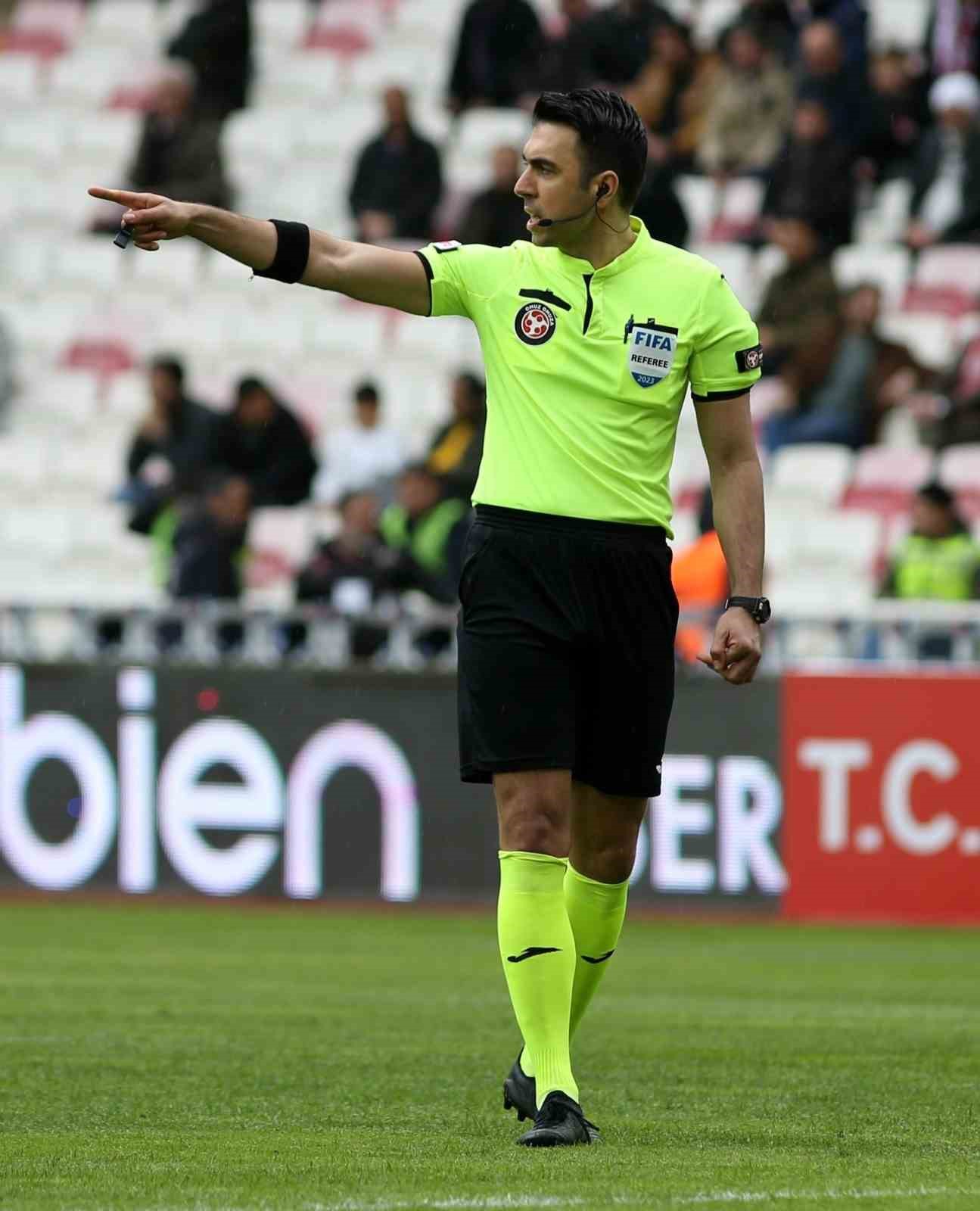 Hakem Arda Kardeşler’e UEFA’dan görev
