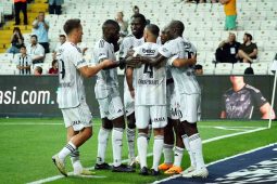 UEFA Avrupa Konferans Ligi: Beşiktaş: 2 – KF Tirana: 0 (İlk yarı)