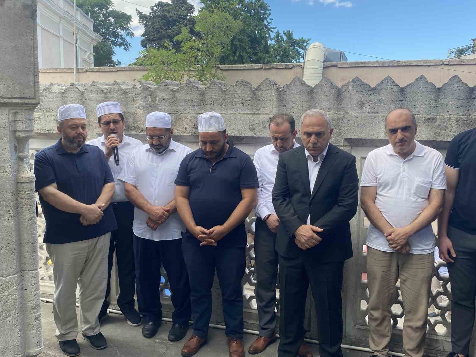 Mimar Sinan’ın vasiyeti aşure dağıtılarak yerine getirildi