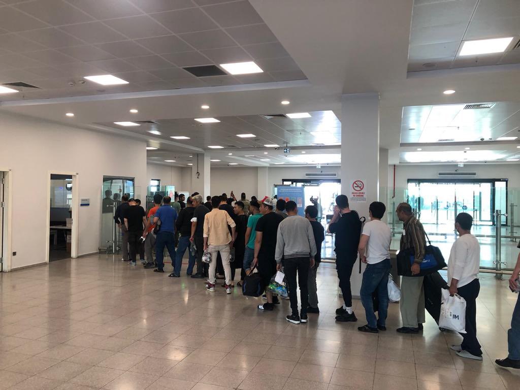 Kocaeli’de 72 düzensiz göçmen yakalanarak ülkelerini gönderildi