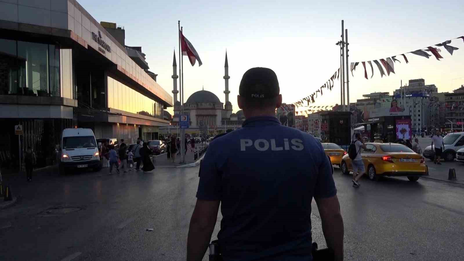 İstanbul’da Huzur Uygulaması: Araçlar didik didik arandı