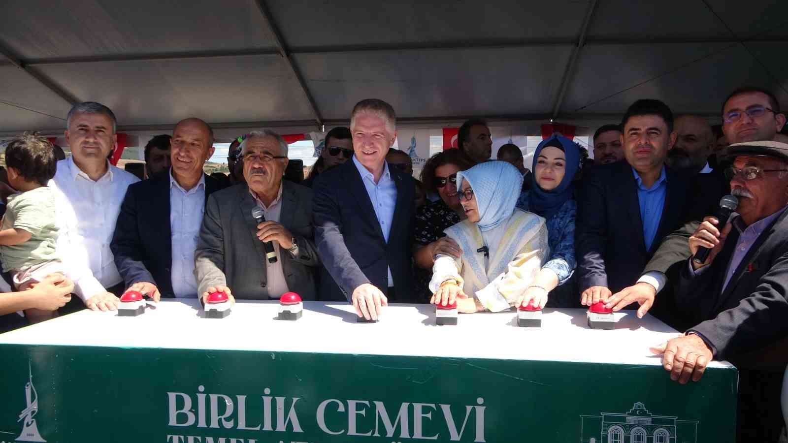 Vali Davut Gül: “Dışarıdan biri bize dokunmadığı müddetçe yüzyıllardır süren bu kardeşliğimizi, binlerce yıl daha devam ettireceğiz”
