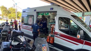 Kocaeli’de iki otomobil kavşakta çarpıştı: 2 yaralı