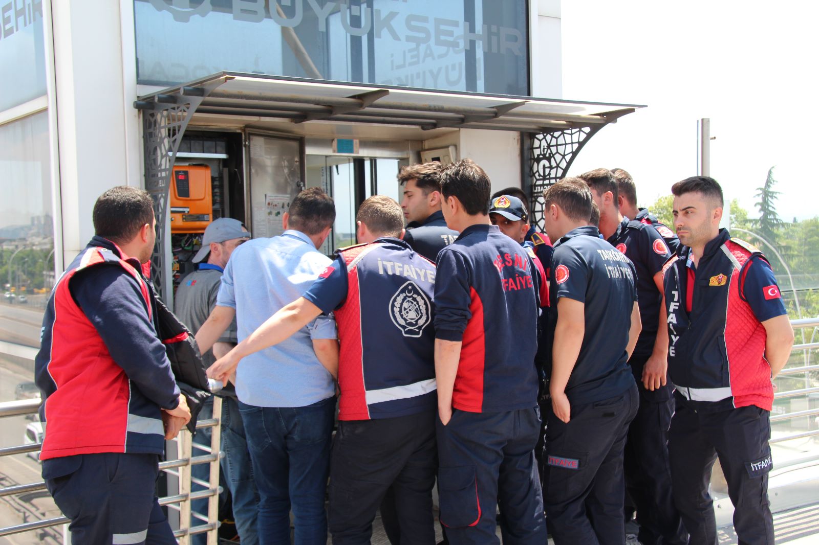 İtfaiye ekiplerine “Asansörlerde Kurtarma” eğitimi