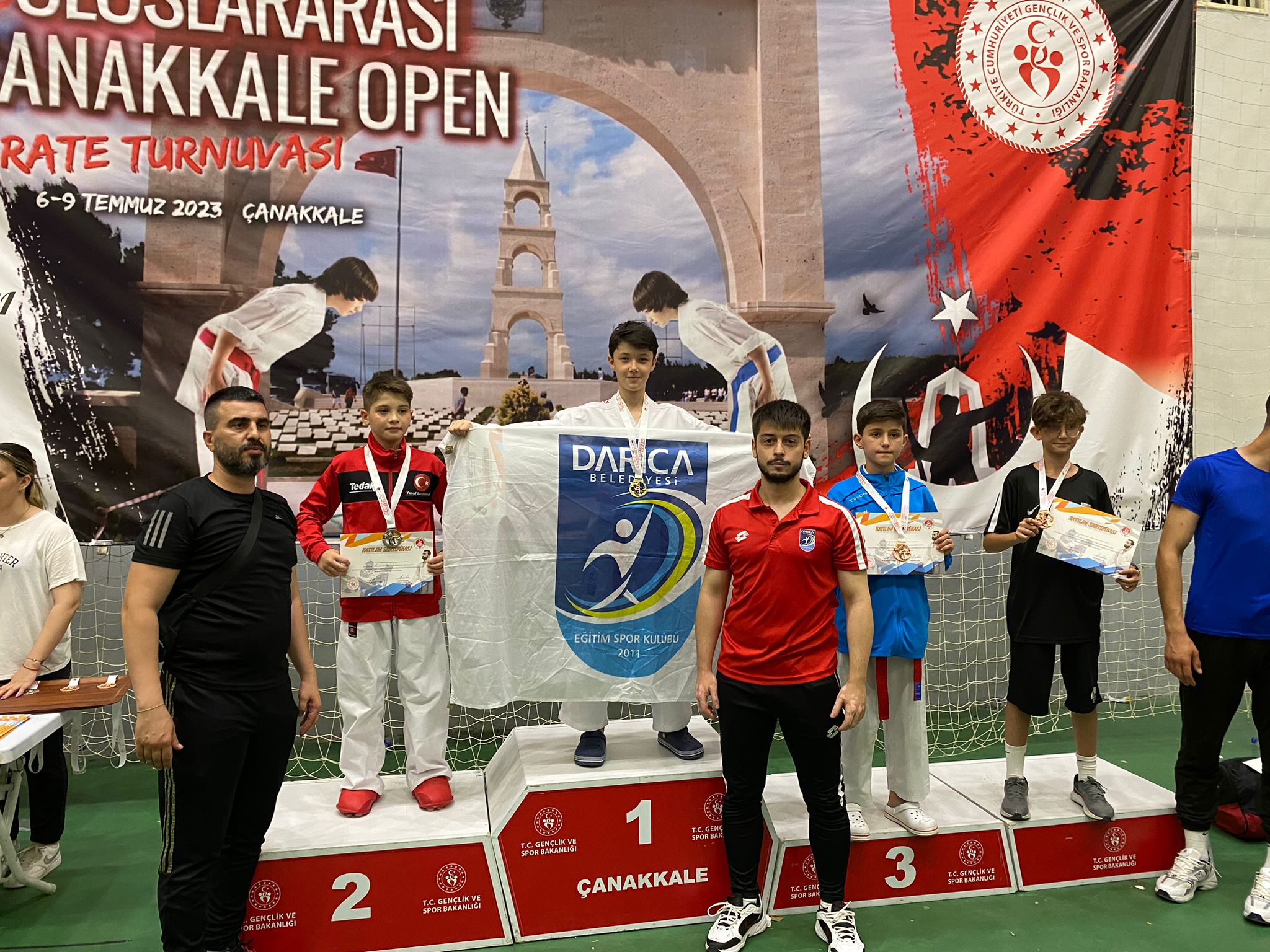 Darıca’nın genç sporcuları başarılara doymuyor