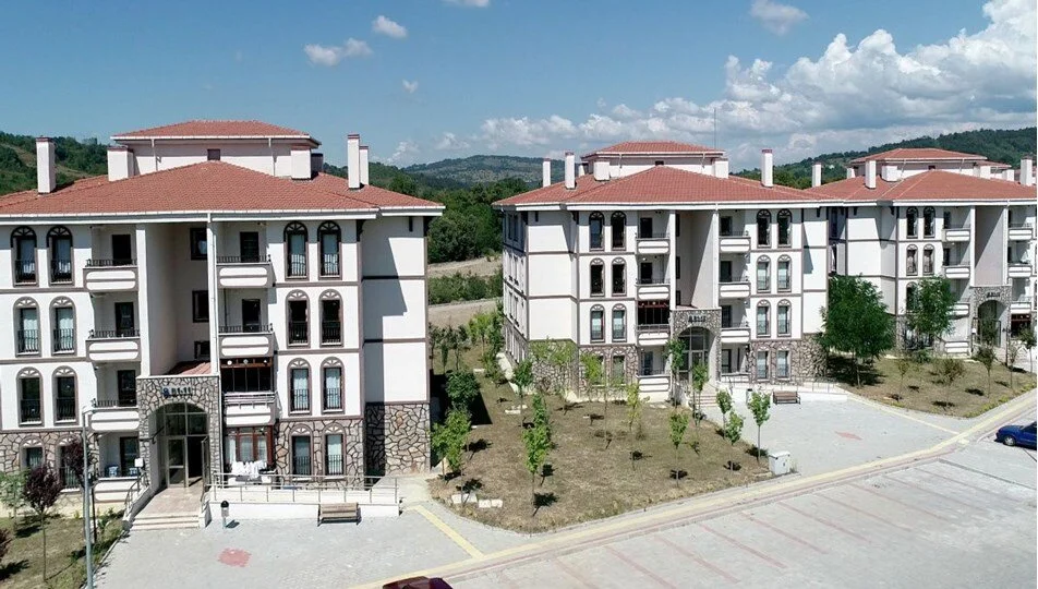 TOKİ 182 konutu açık artırma ile satışa sunacak...Kocaeli'de bu illerden birisi!