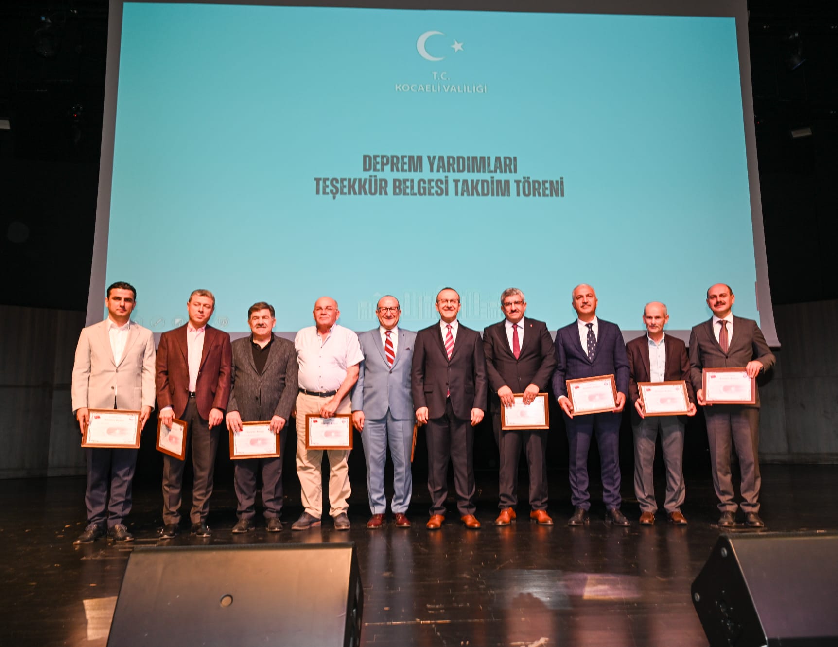 Vali Seddar Yavuz’dan Depremde Yardıma  Koşan İş Dünyasına  Teşekkür!