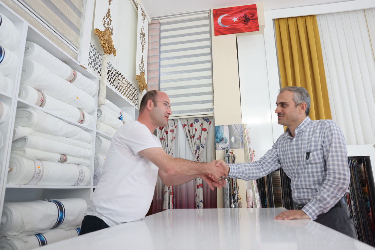 Çiftçi, Çayırovalı esnafları dinledi Çiftçi, Çayırovalı esnafları dinledi