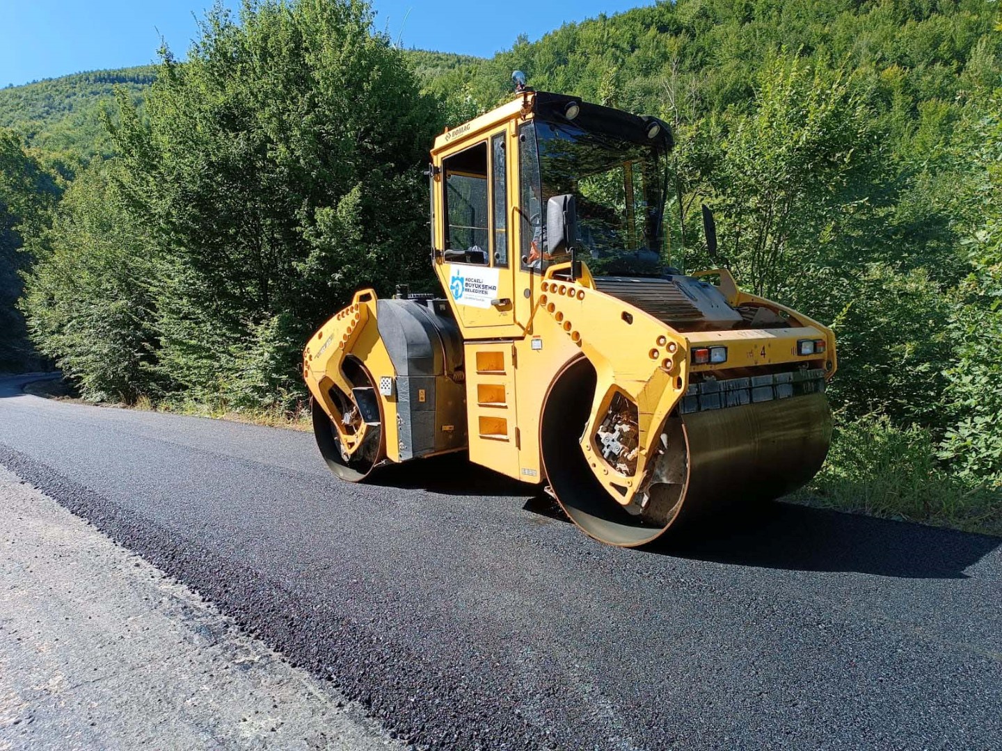 Büyükşehir yol bakım timi çalışmalarına devam ediyor