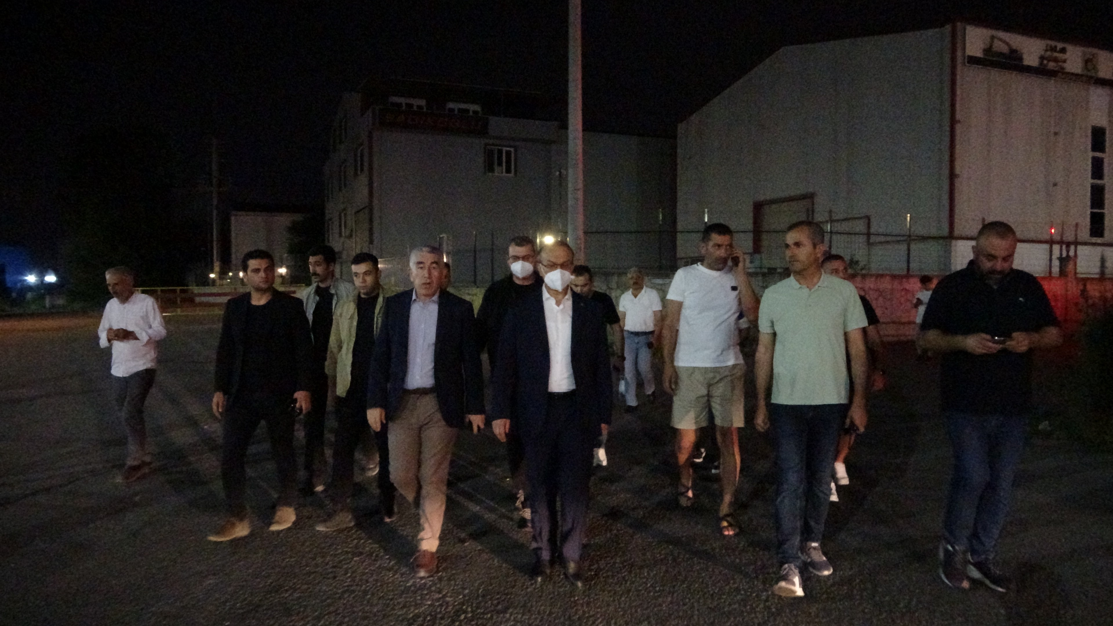 Kocaeli'de kimyasal tepkimeden dolayı çıkan duman korkuttu! Kocaeli'de kimyasal tepkimeden dolayı çıkan duman korkuttu!
