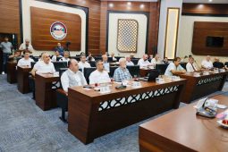 Körfez’de meclis toplantısında müjdeler peş peşe geldi