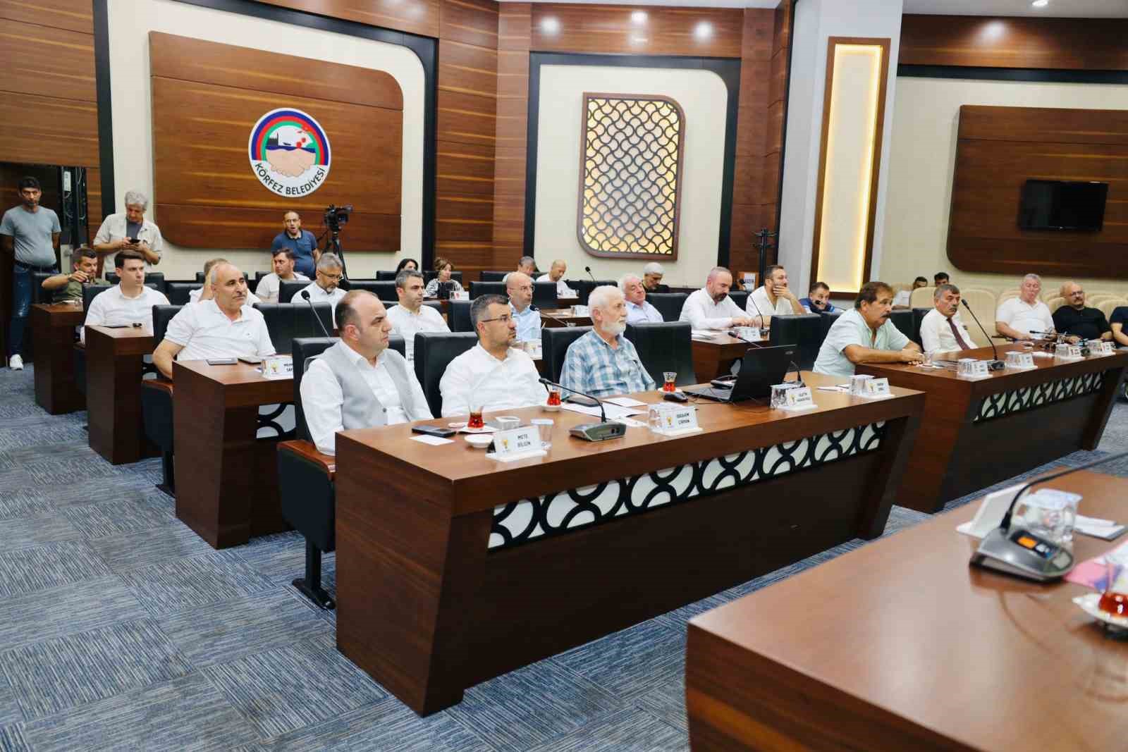 Körfez’de meclis toplantısında müjdeler peş peşe geldi