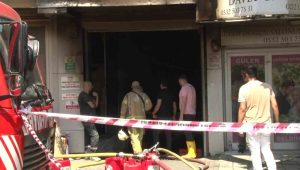 Bayrampaşa’da iş merkezinde çıkan yangın 4 saat sonra tamamen söndürüldü