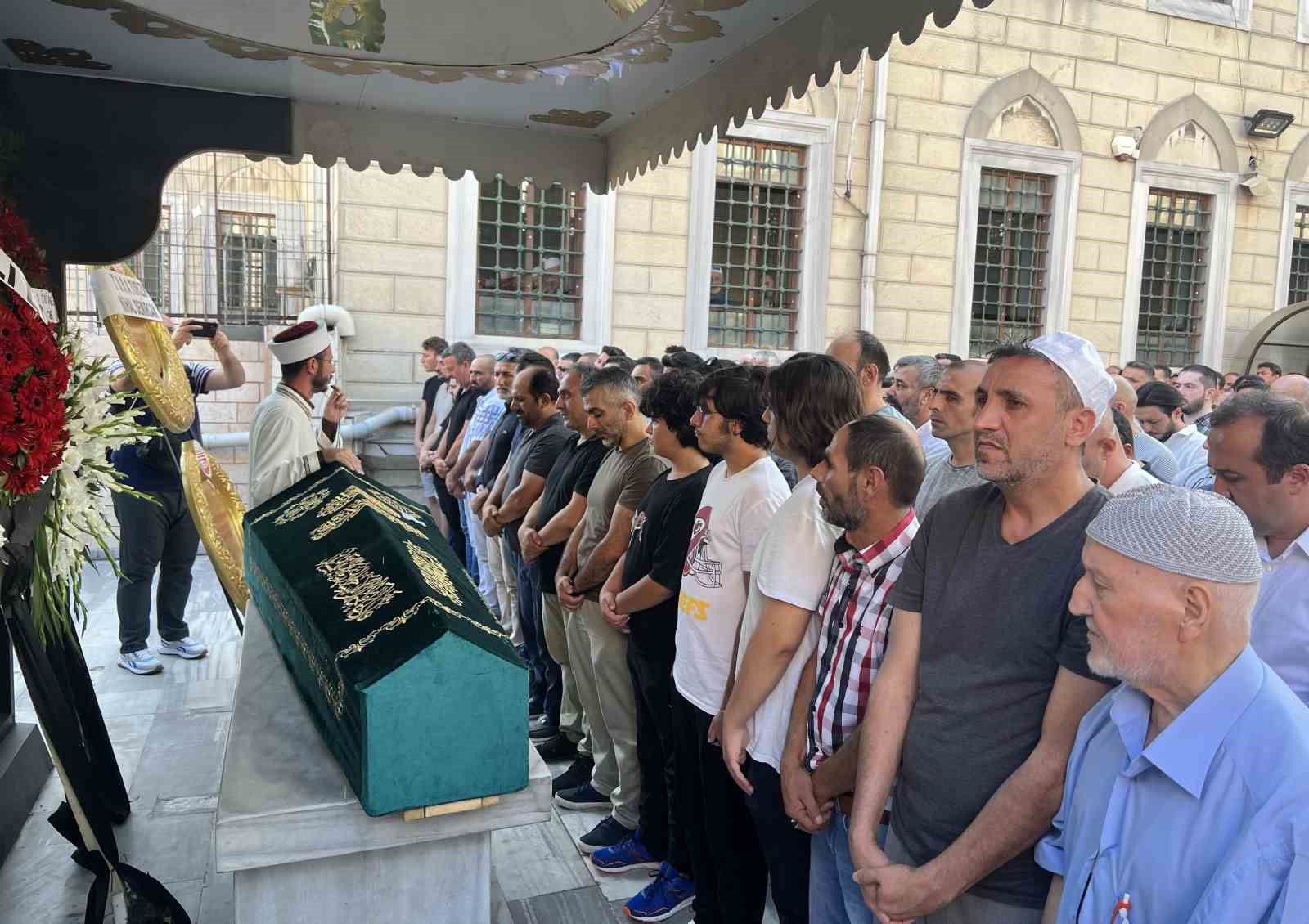 Milli Saraylar Başkan Yardımcısı Adnan Gayhan’ın babası son yolculuğuna uğurlandı