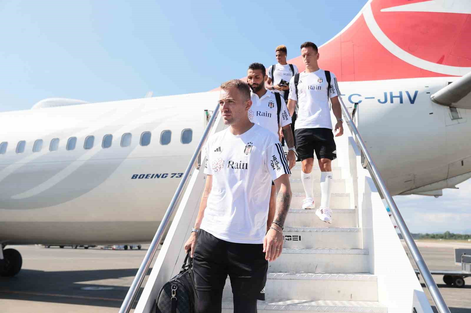 Beşiktaş, Tiran’da