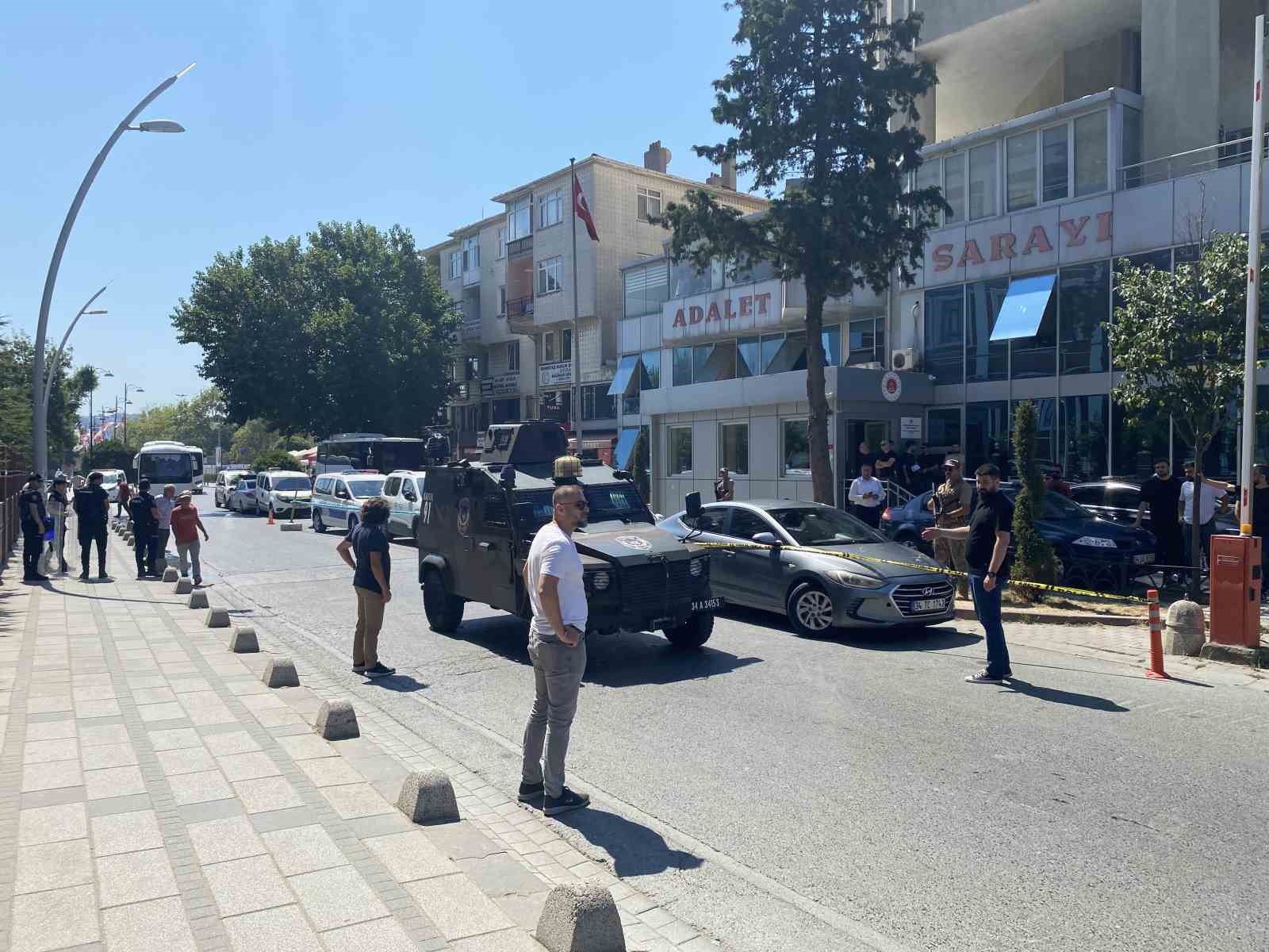 Esenyurt’taki tekel bayi cinayetinin şüphelileri Büyükçekmece Adliyesi’nde