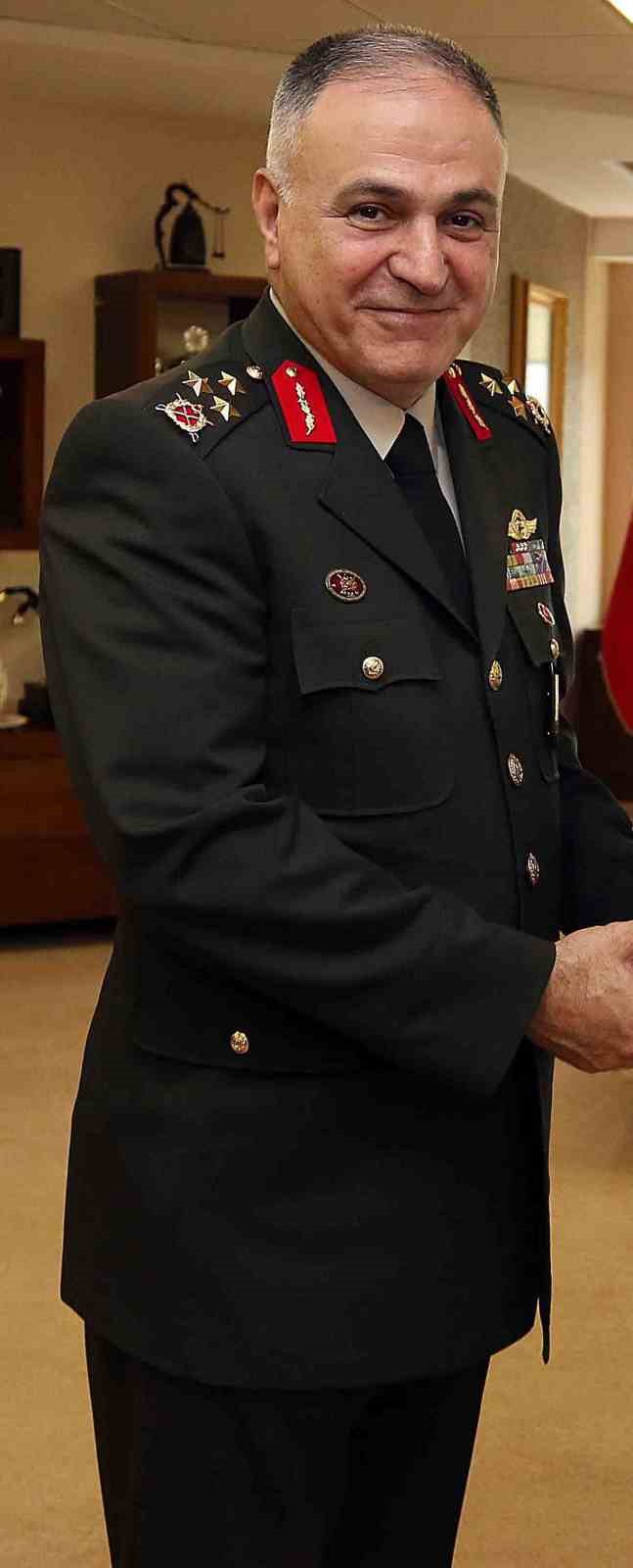 Genelkurmay Başkanlığına 2’nci Ordu Komutanı Orgeneral Metin Gürak atandı.